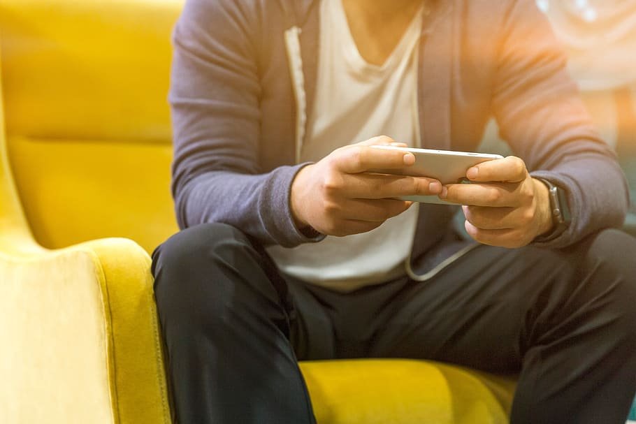 man-mobile-gamer-phone