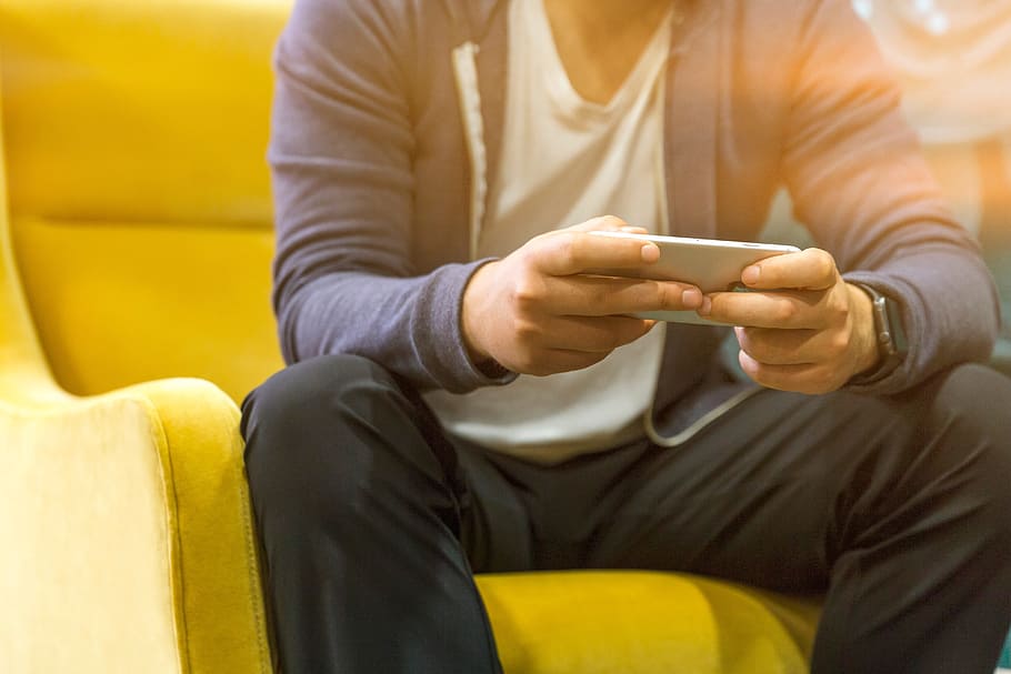 man-mobile-gamer-phone